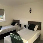 Modern Serviced Apartment Near Reading Town Centre