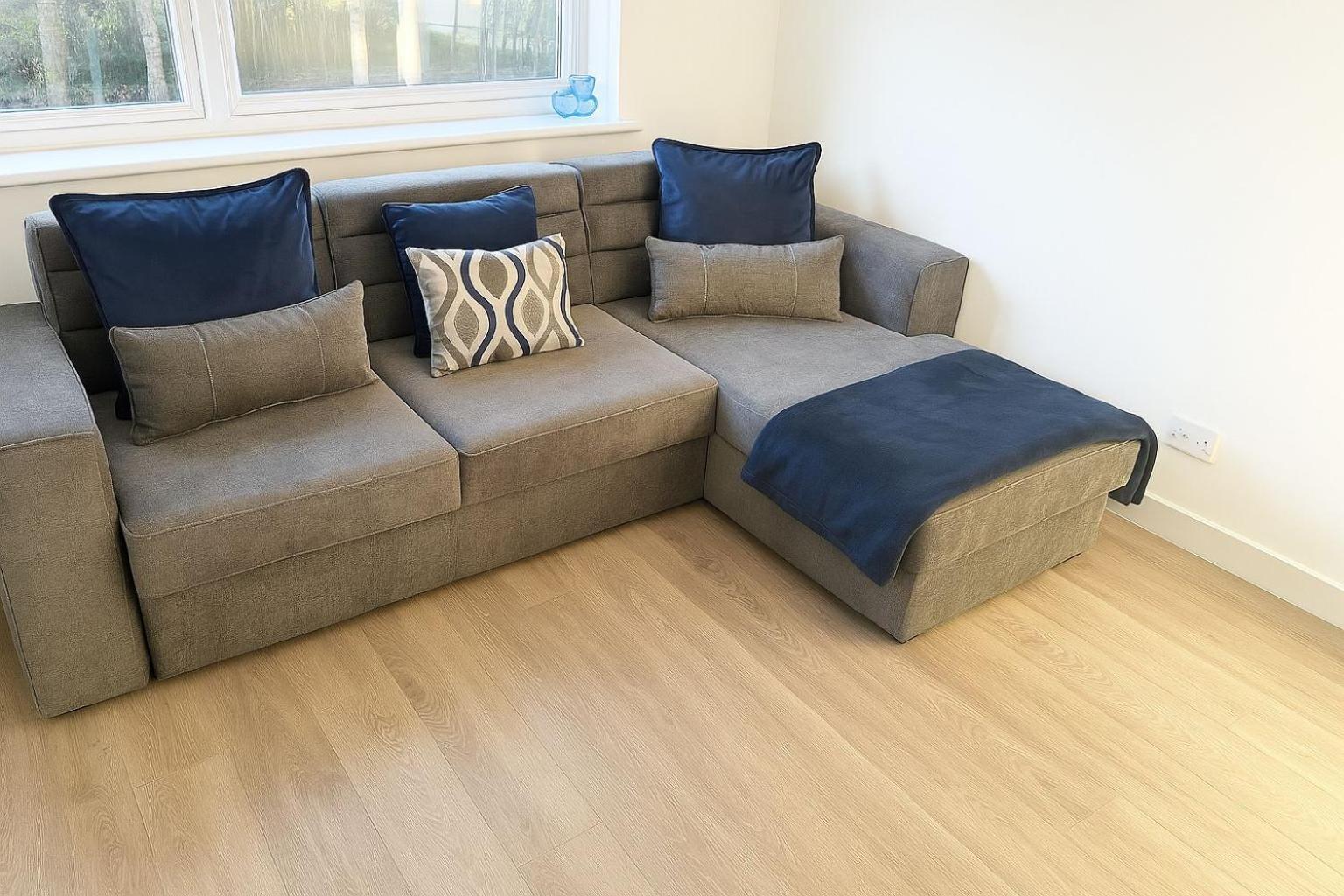 Modern Serviced Near Town Centre Reading