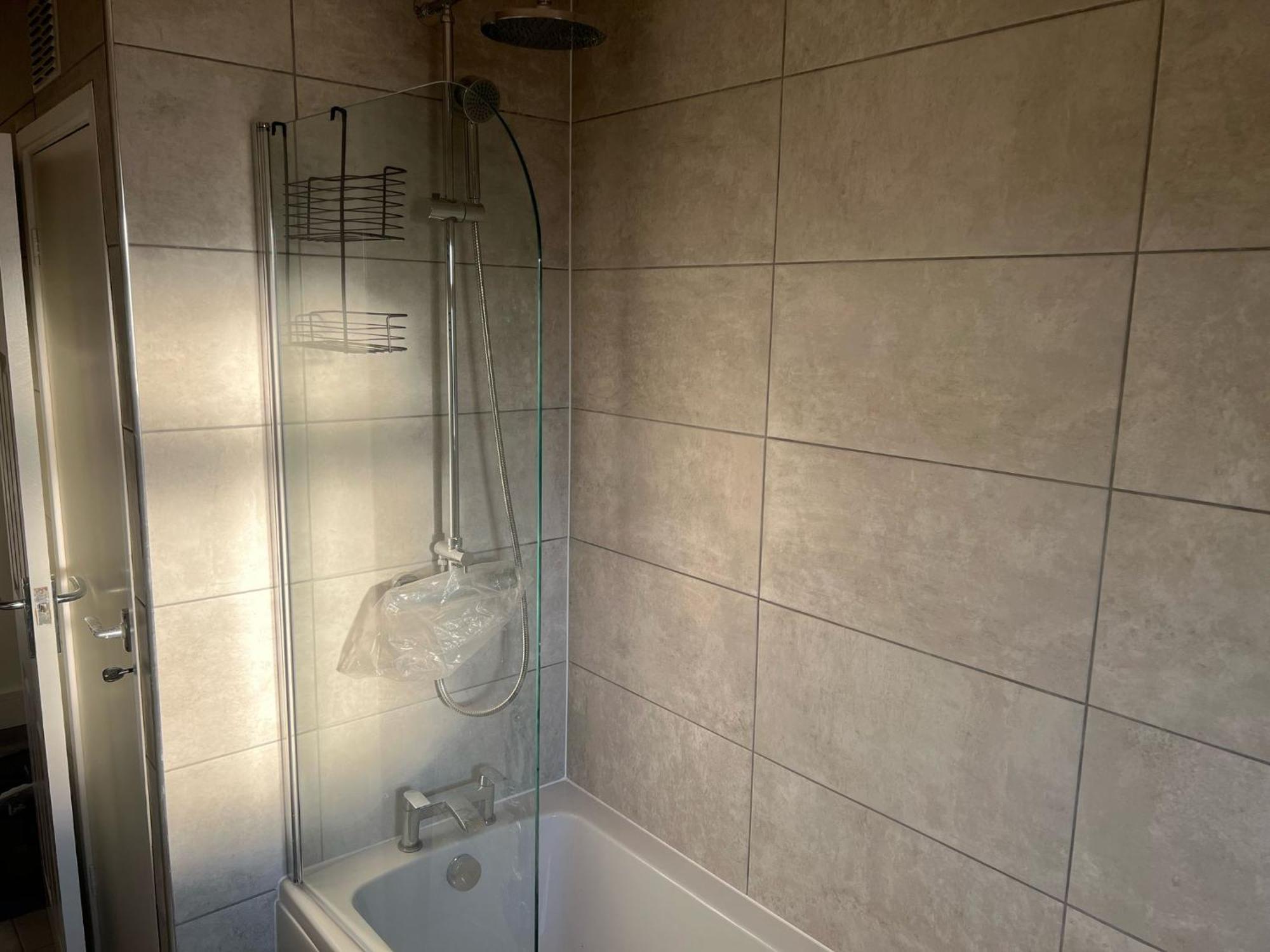 Modern Serviced Near Town Centre