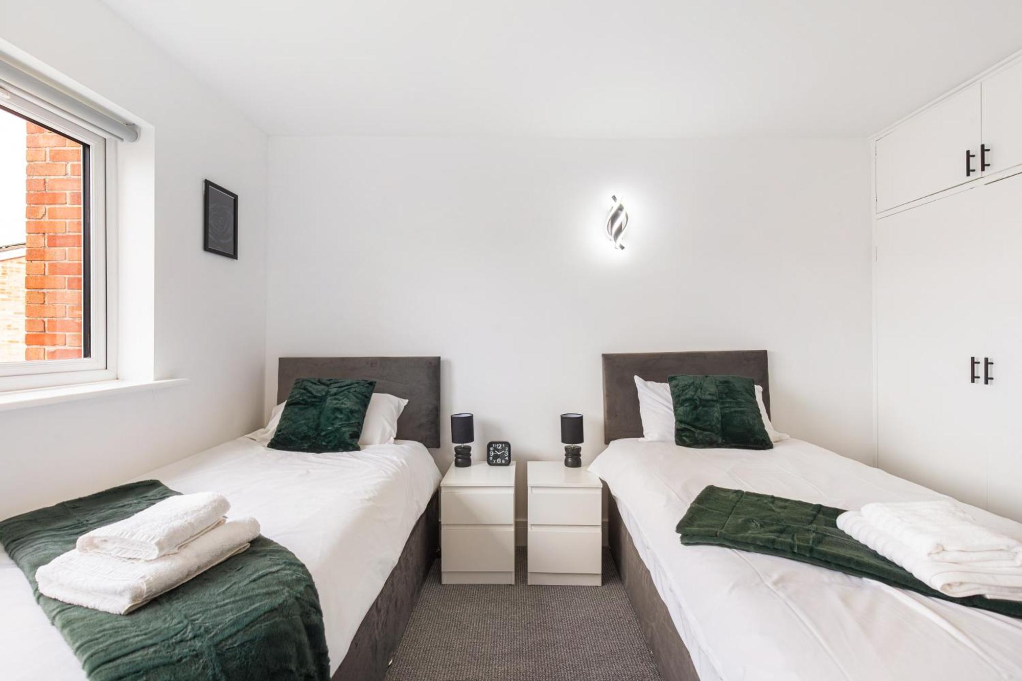 Modern Serviced Near Town Centre * Reading