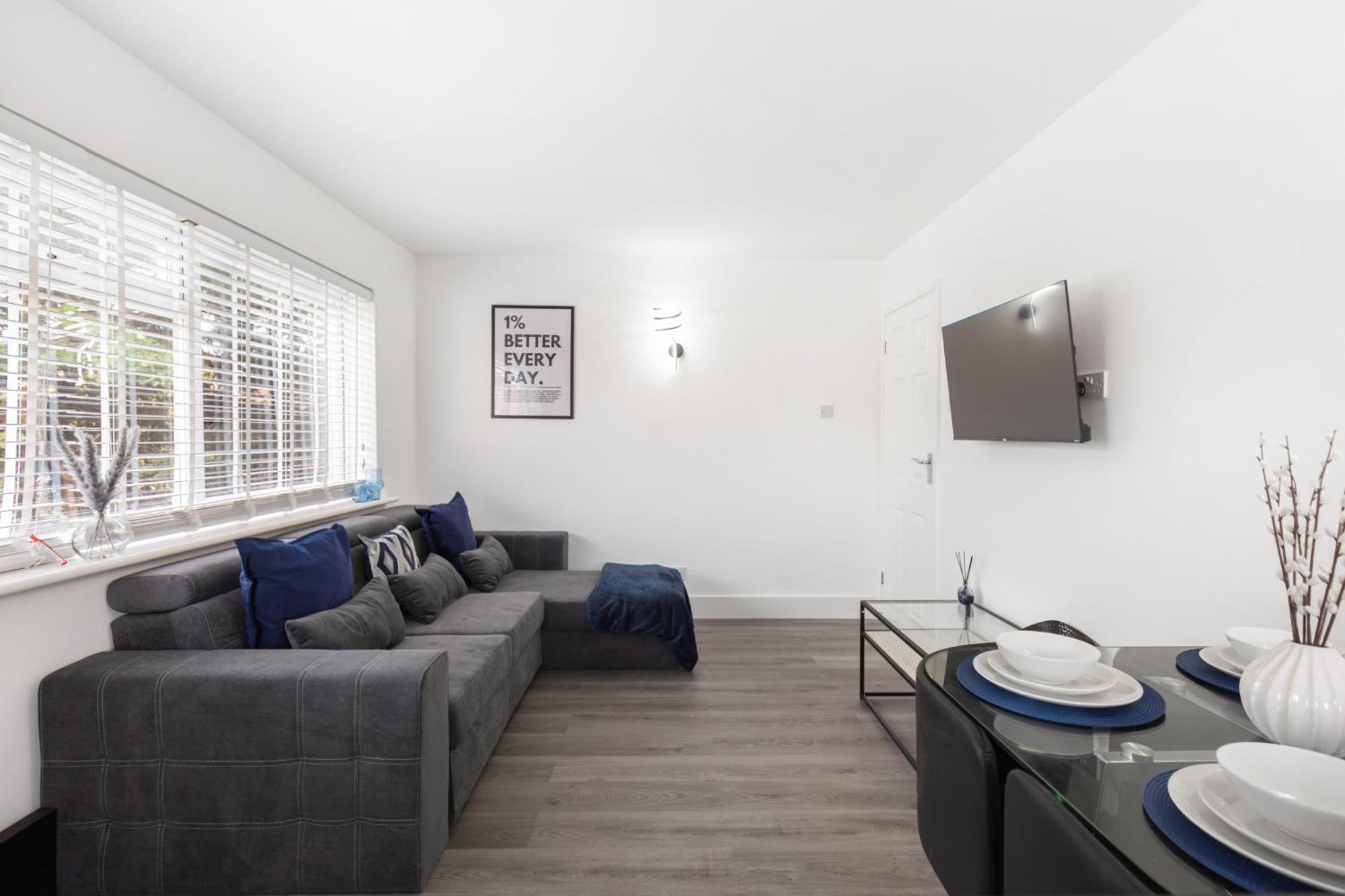 Modern Serviced Near Town Centre Apartment Reading