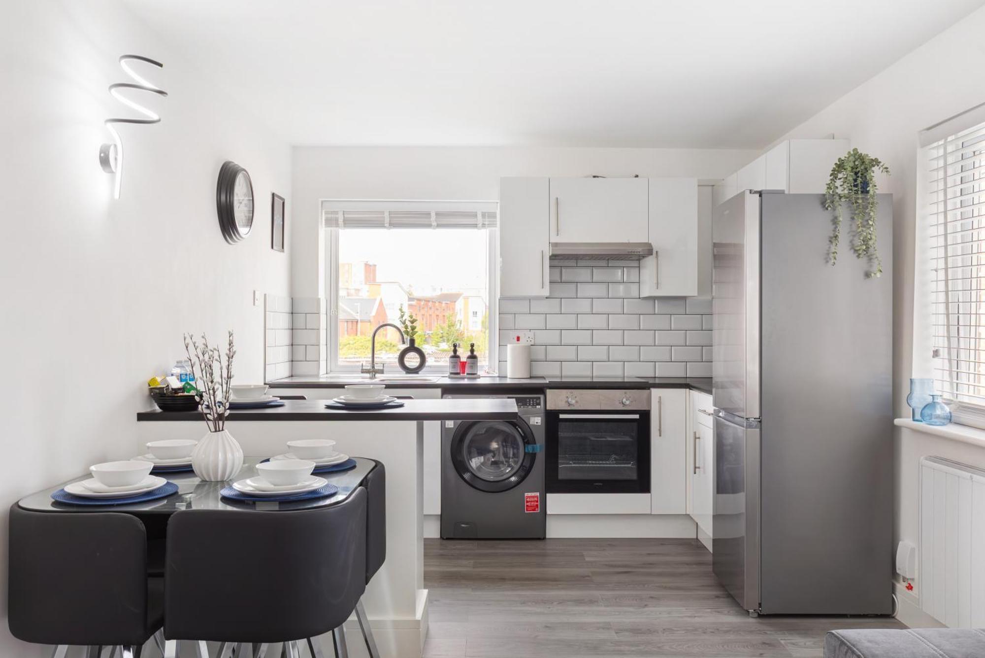 Modern Serviced Near Town Centre Apartment Reading